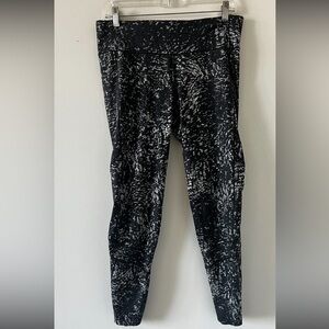 Nike Black and White Leggings in Medium